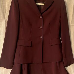 Elegant Burgundy Women's Blazer Suit (2pc)